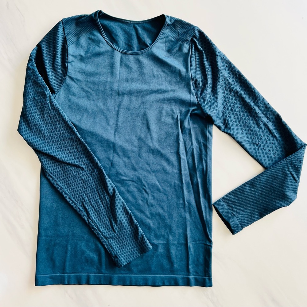 Fabletics long sleeve athletic shirt